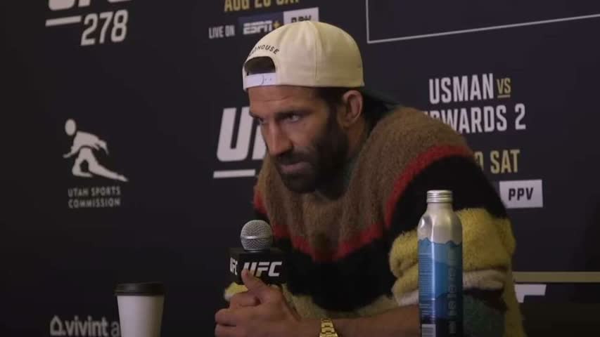 Фото - Бывший чемпион UFC жестко отчитал журналиста на пресс-конференции