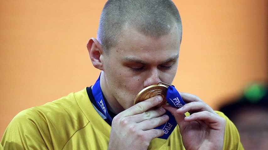 Фото - Российский волейболист-чемпион получил повестку