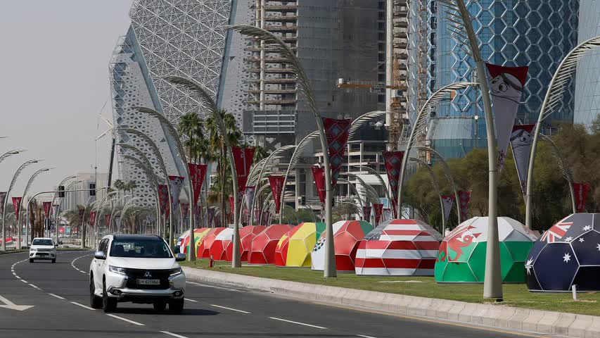 Фото - Организаторы ЧМ в Катаре разрешат фанатам использовать ЛГБТ-символику